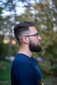 Read more about the article Beard Growth Oil: How to Grow Beard, Best Oil & Styles