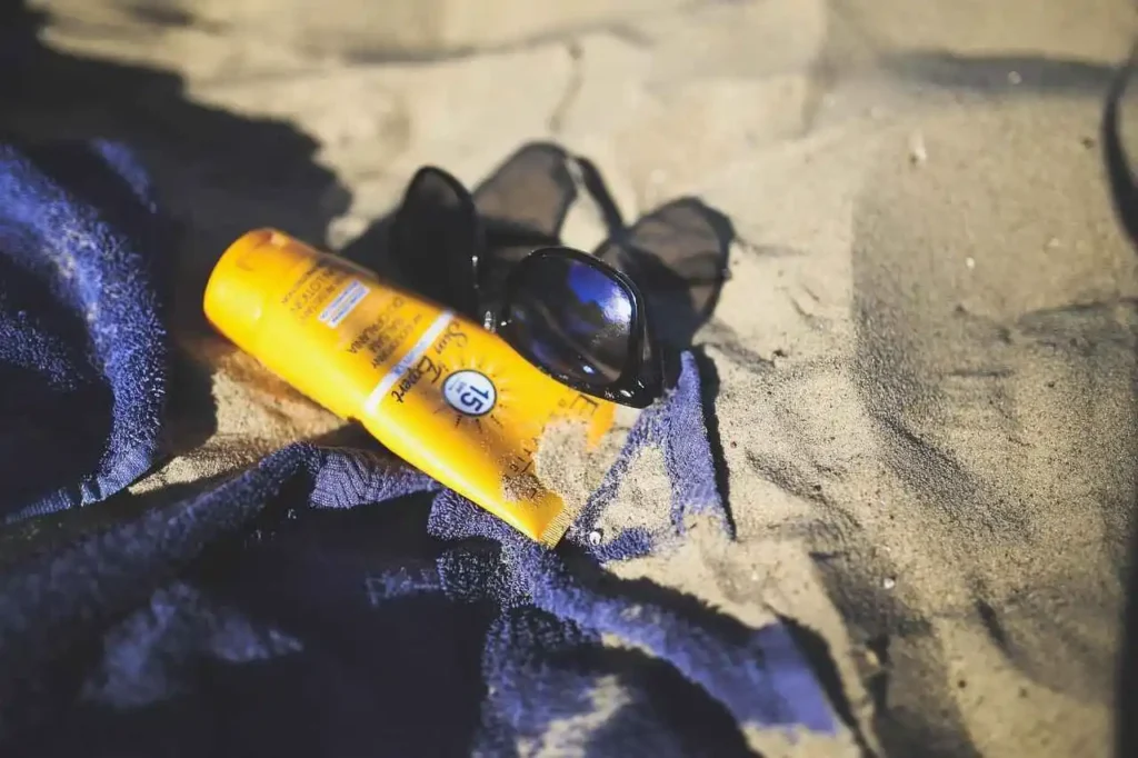 Sunscreen to protect skin from sun